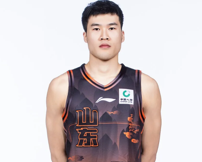 纽约尼克斯终结53年冠军荒,球迷狂欢点燃全城