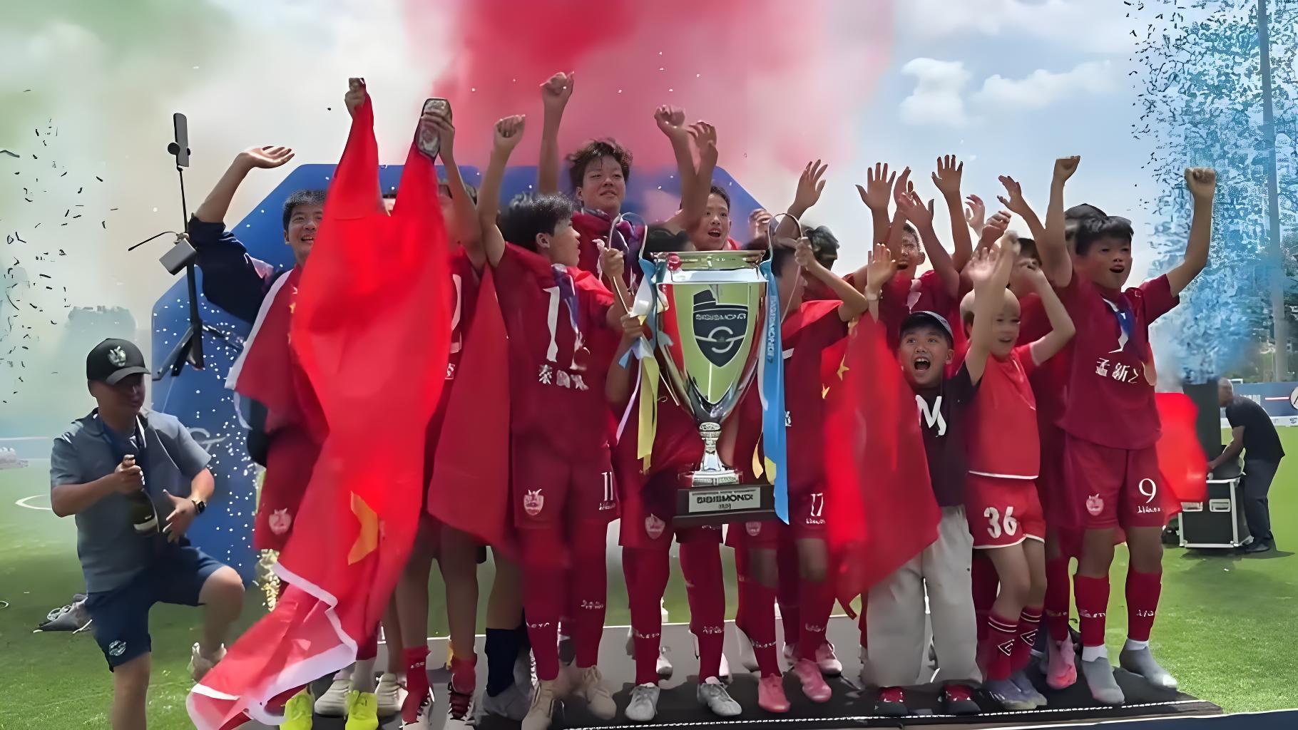 超级巨大失误!穆斯莱拉黄油手 阿姆里补射破门 世界杯首破乌拉圭